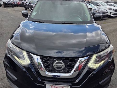 Used 2018 Nissan Rogue S FWD image 18