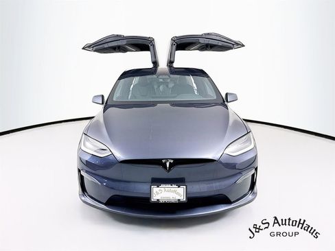 Used 2023 Tesla Model X Base image 2