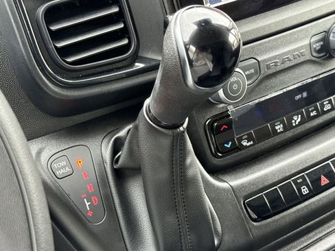Used 2025 RAM ProMaster 2500 w/ Storage Group image 25