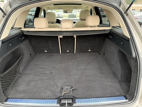 Used 2019 Mercedes-Benz GLC 300 4MATIC image 24