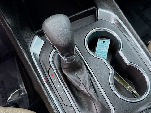 Used 2023 Chevrolet Traverse LS image 15