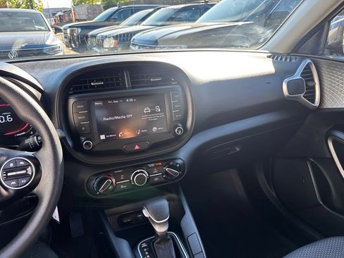 Used 2024 Kia Soul LX w/ Option Group 015 FWD image 30