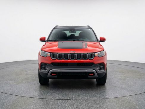 Used 2025 Jeep Compass Trailhawk w/ Trailer Tow Group image 2