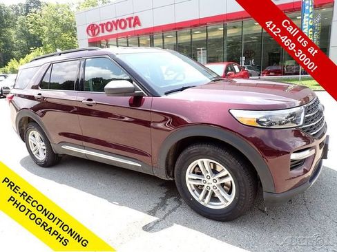 Used 2022 Ford Explorer XLT AWD/4WD image 1