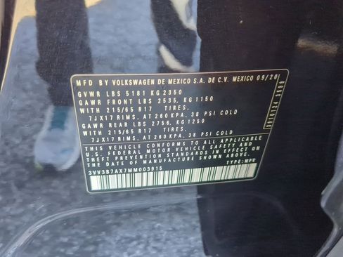 Used 2021 Volkswagen Tiguan SE image 27