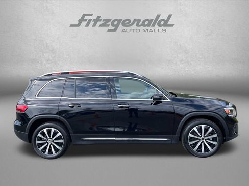 Used 2023 Mercedes-Benz GLB 250 4MATIC image 3