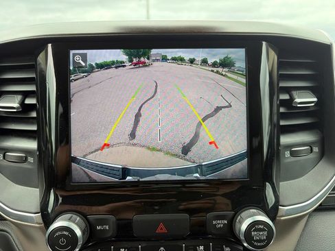 Used 2021 RAM 1500 Laramie AWD/4WD image 13