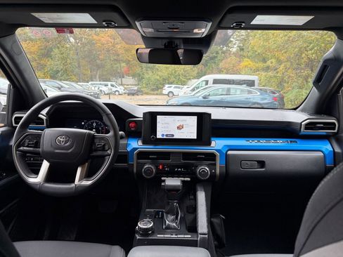 Used 2025 Toyota Tacoma SR image 31