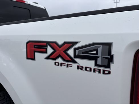 Used 2022 Ford F250 Lariat w/ Lariat Ultimate Package image 11