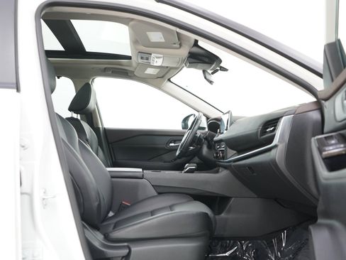 Used 2023 Nissan Rogue SV w/ SV Premium B Package AWD/4WD image 11