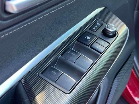 Certified 2021 Toyota Venza XLE w/ Softex Package image 18