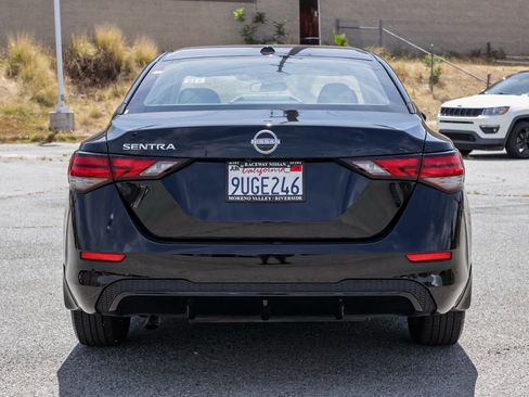 Used 2025 Nissan Sentra SV FWD image 5