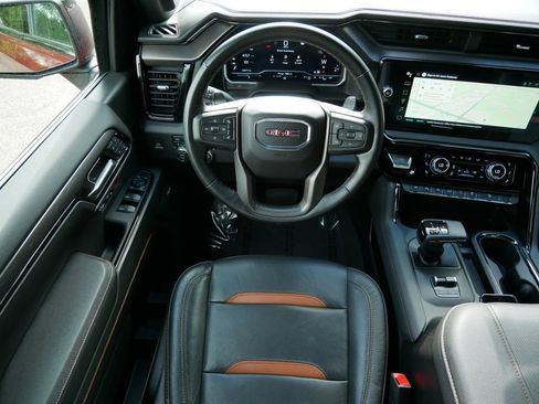 Used 2023 GMC Sierra 1500 AT4 w/ Technology Package AWD/4WD image 12