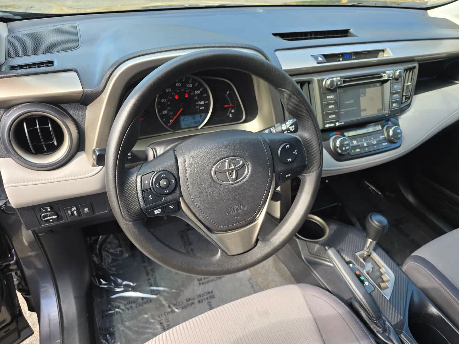 Used 2015 Toyota RAV4 XLE AWD/4WD image 2