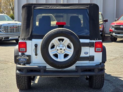 Used 2015 Jeep Wrangler Sport image 24