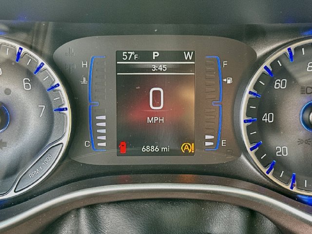 Used 2019 Chrysler Pacifica Touring Plus w/ Tire & Wheel Group FWD image 12