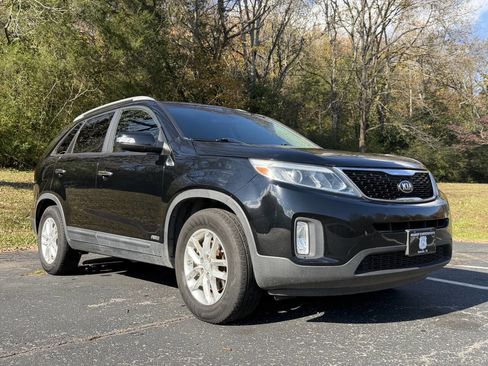 Used 2014 Kia Sorento LX image 9