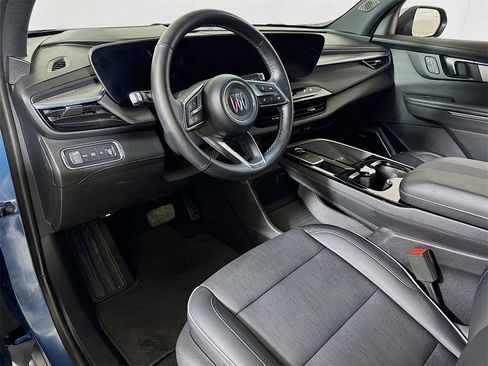 Used 2025 Buick Enclave Preferred image 7