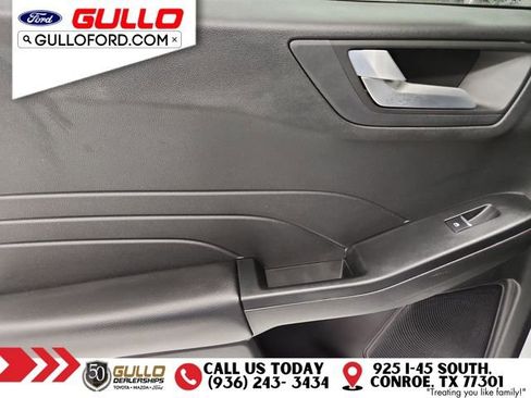 Used 2023 Ford Escape SE image 16