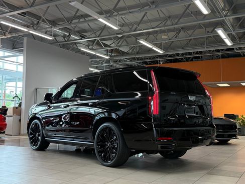Used 2026 Cadillac Escalade Platinum Sport w/ LPO, ONYX Package AWD/4WD image 7