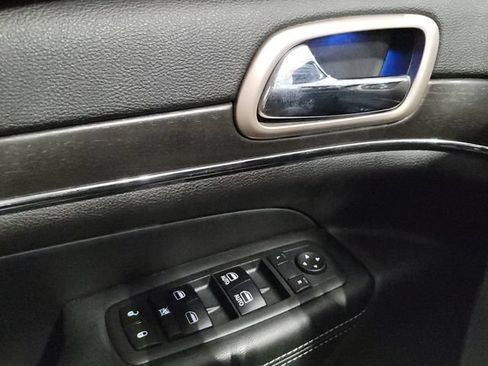 Used 2017 Jeep Grand Cherokee Limited w/ Trailer Tow Group IV AWD/4WD image 24