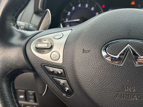 Used 2017 INFINITI QX70 AWD w/ Premium Package image 16