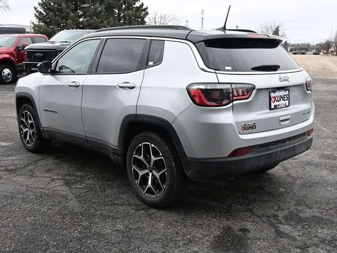 Used 2025 Jeep Compass Limited image 8