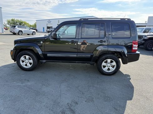 Used 2012 Jeep Liberty Sport w/ Popular Equipment Group AWD/4WD image 4