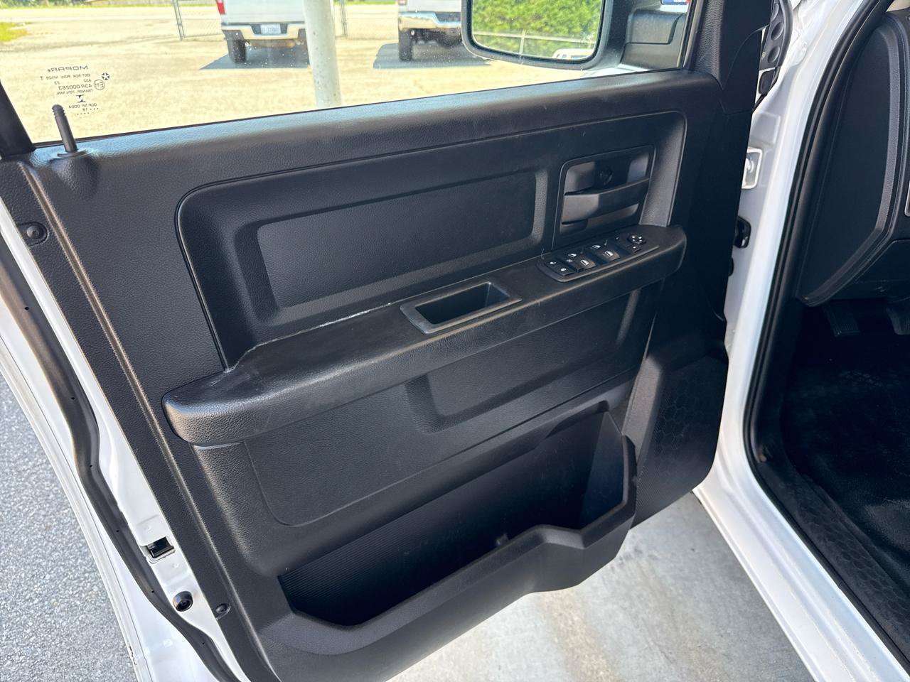 Used 2018 RAM 1500 Tradesman w/ Chrome Appearance Group AWD/4WD image 24