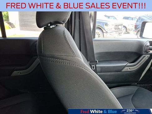 Used 2018 Jeep Wrangler Unlimited Sport AWD/4WD image 13