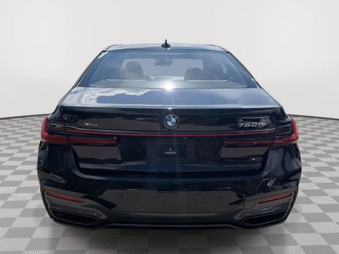 Used 2022 BMW 750i xDrive w/ M Sport Package AWD/4WD image 8
