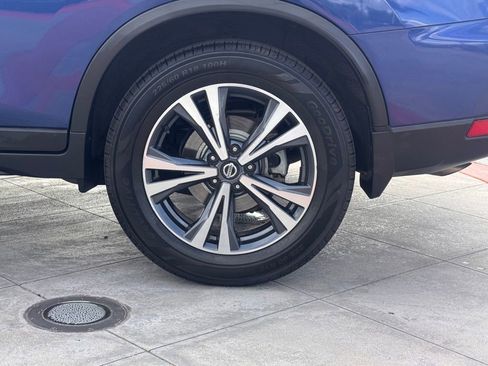 Certified 2020 Nissan Rogue SV w/ Premium Package FWD image 10