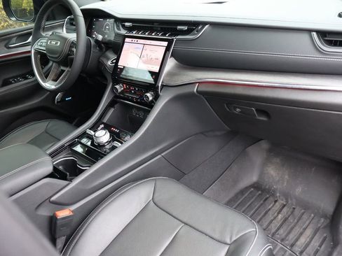 Used 2024 Jeep Grand Cherokee Overland image 38