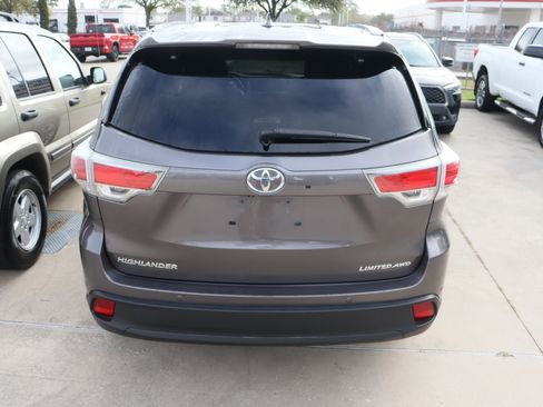Used 2015 Toyota Highlander Limited Platinum image 9