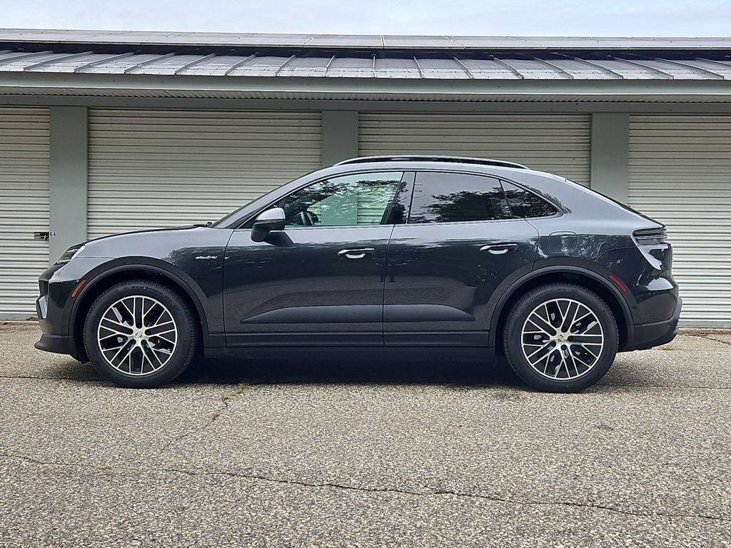 Certified 2026 Porsche Macan 4 Electric AWD/4WD image 2