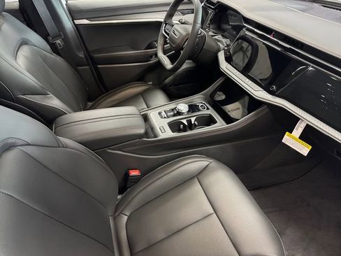 Used 2025 Jeep Wagoneer S Limited AWD/4WD image 4
