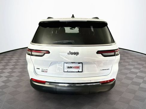 Certified 2022 Jeep Grand Cherokee L Laredo w/ Luxury Tech Group I AWD/4WD image 9