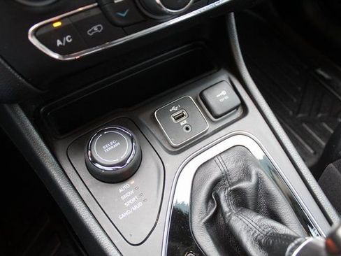 Used 2023 Jeep Cherokee Altitude Lux AWD/4WD image 33