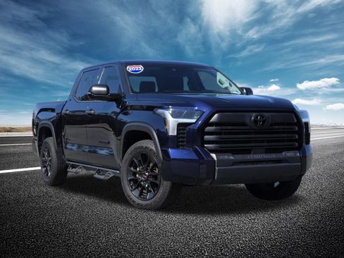 Used 2022 Toyota Tundra SR5 w/ Convenience Package image 2