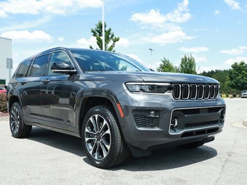 Used 2022 Jeep Grand Cherokee L Overland RWD image 3