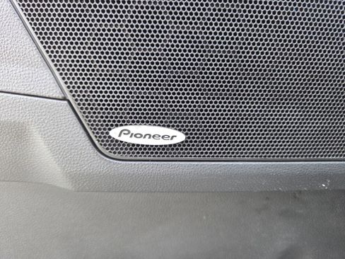 Used 2017 GMC Terrain SLT w/ Open Road Package image 9