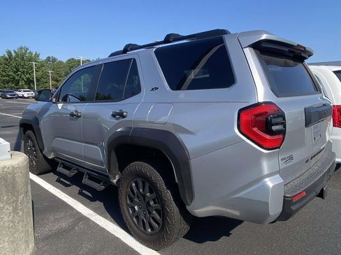 Used 2026 Toyota 4Runner SR5 AWD/4WD image 5
