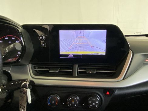 Used 2024 Chevrolet Trax RS w/ Driver Confidence Package FWD image 19