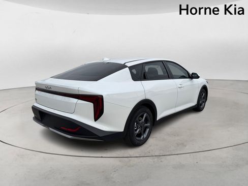 New 2026 Kia K4 LXS image 4
