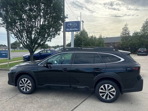 Certified 2025 Subaru Outback Premium AWD/4WD image 4