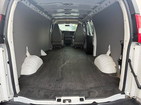 Used 2023 GMC Savana 2500 Extended w/ Driver Convenience Package RWD image 7