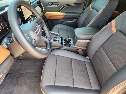 New 2025 GMC Canyon AT4 w/ Nightfall Edition image 9