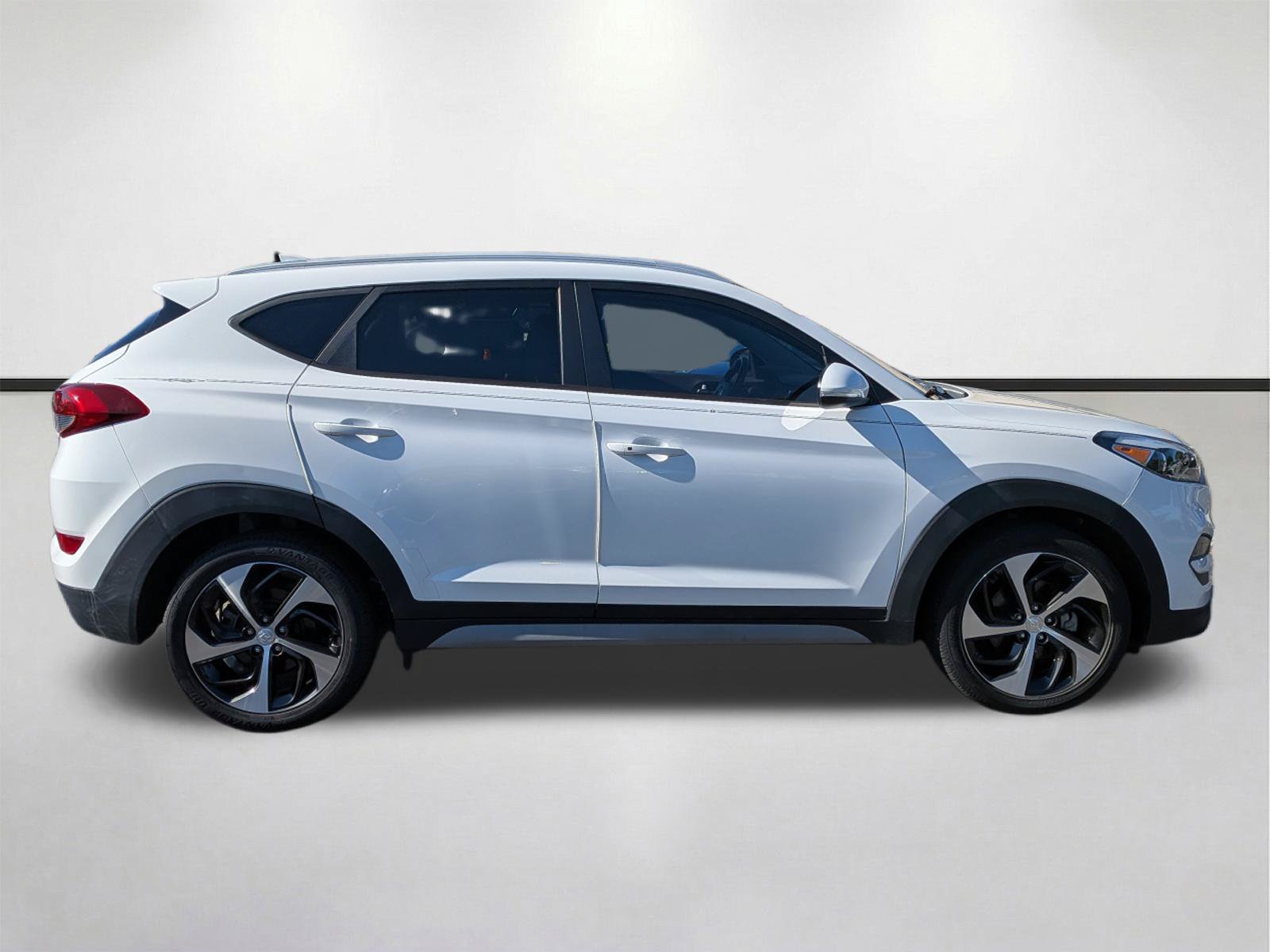 Used 2018 Hyundai Tucson Sport FWD image 3