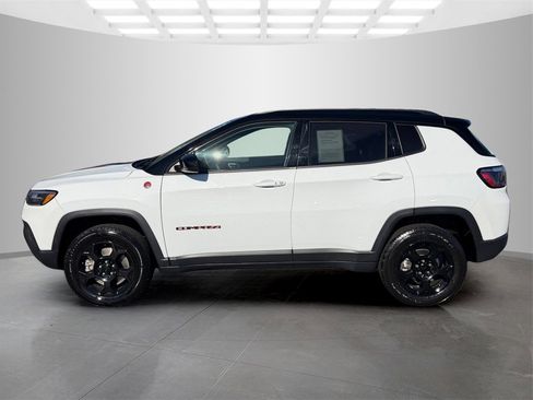 Used 2023 Jeep Compass Trailhawk image 3