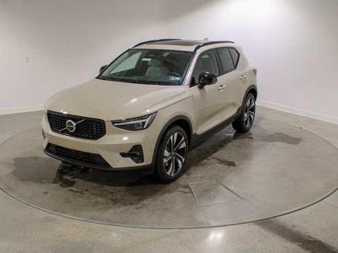 New 2026 Volvo XC40 B5 Ultra w/ Climate Package image 1